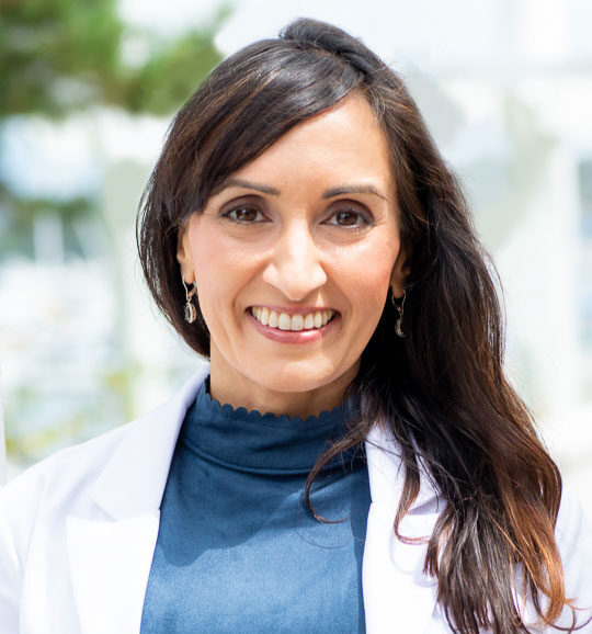 Dr.Komal-Dhingsa-headshot